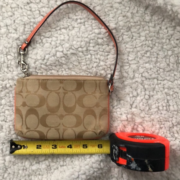 Coach wristlet - Picture 4 of 4